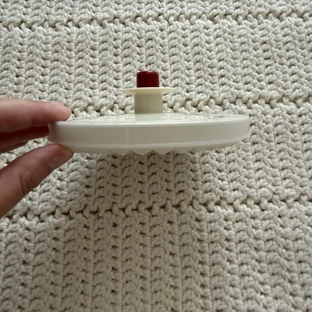 Tupperware replacement push